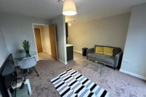 Fab 1 Bed Apartment with Balcony and River Views Sleeps 2